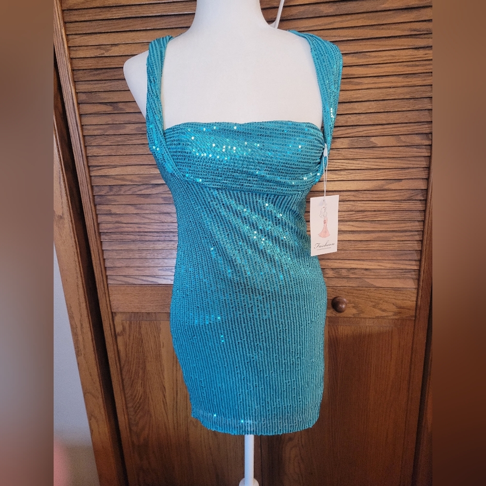 NEW Women's Halter Tight Sequin Prom/Formal Dress Aqua Blue‎ Size 6